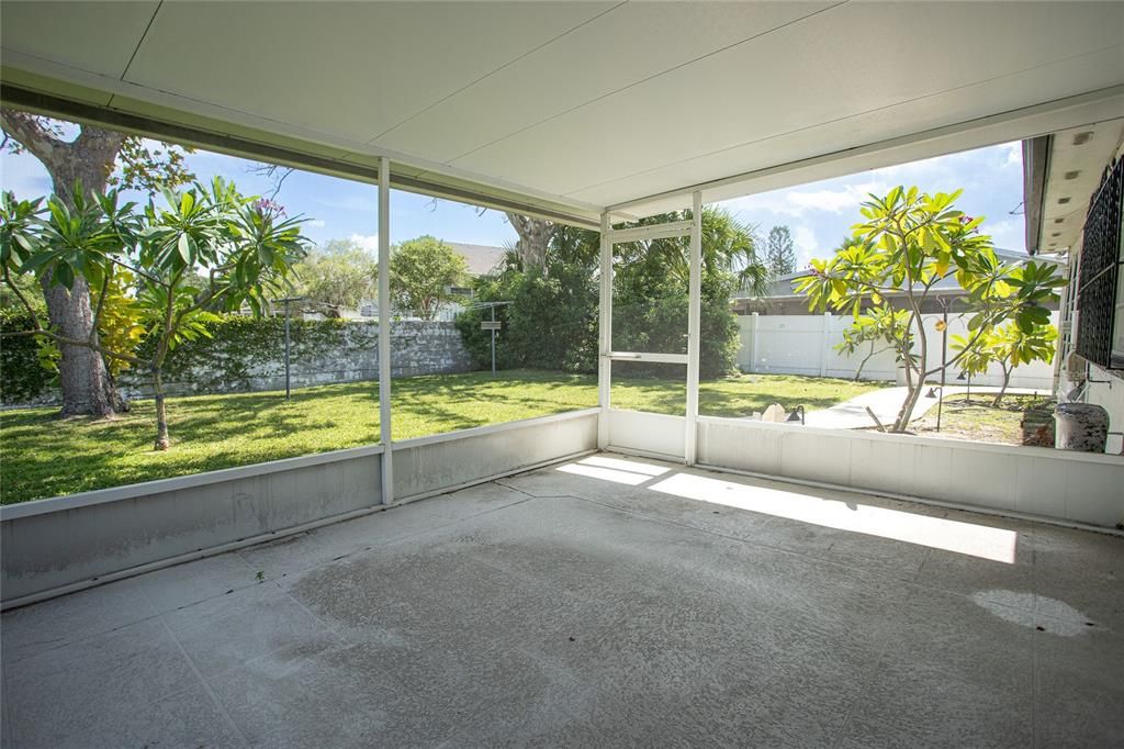 For Sale: $305,000 (3 beds, 2 baths, 1546 Square Feet)
