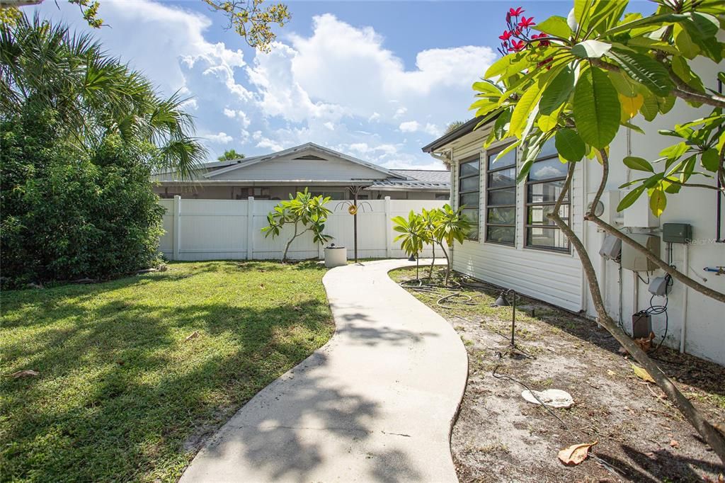 For Sale: $305,000 (3 beds, 2 baths, 1546 Square Feet)