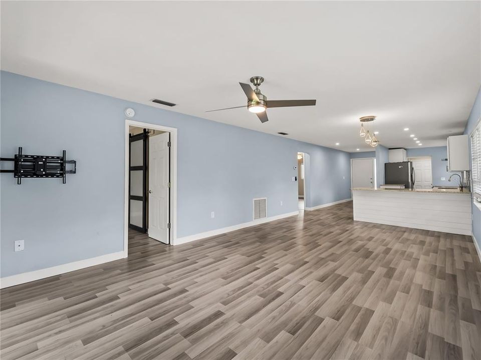 En Venta: $310,000 (2 camas, 2 baños, 1093 Pies cuadrados)