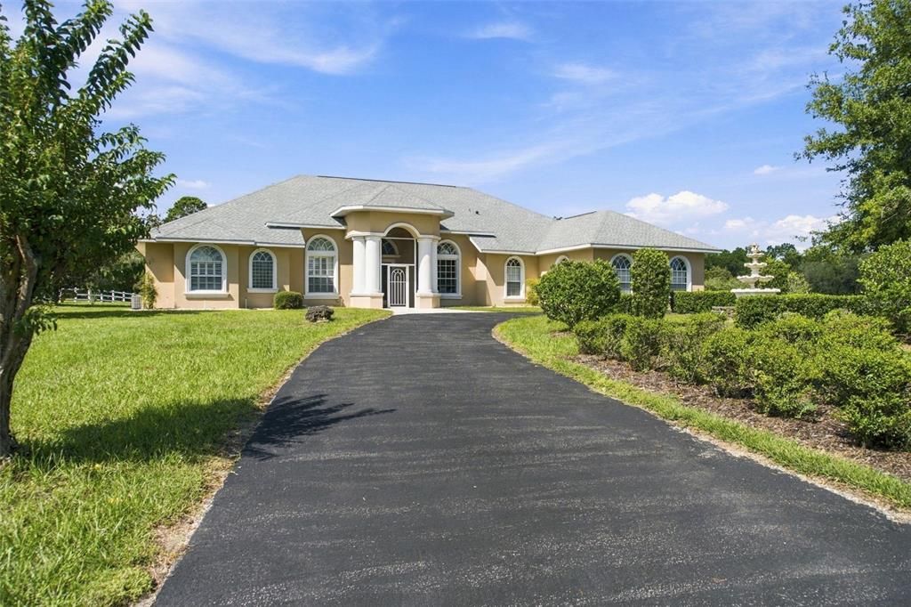 For Sale: $1,350,000 (3 beds, 2 baths, 3364 Square Feet)