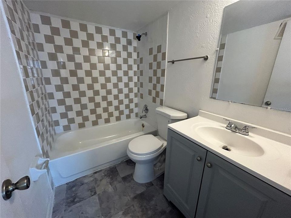 For Sale: $109,900 (3 beds, 2 baths, 1338 Square Feet)
