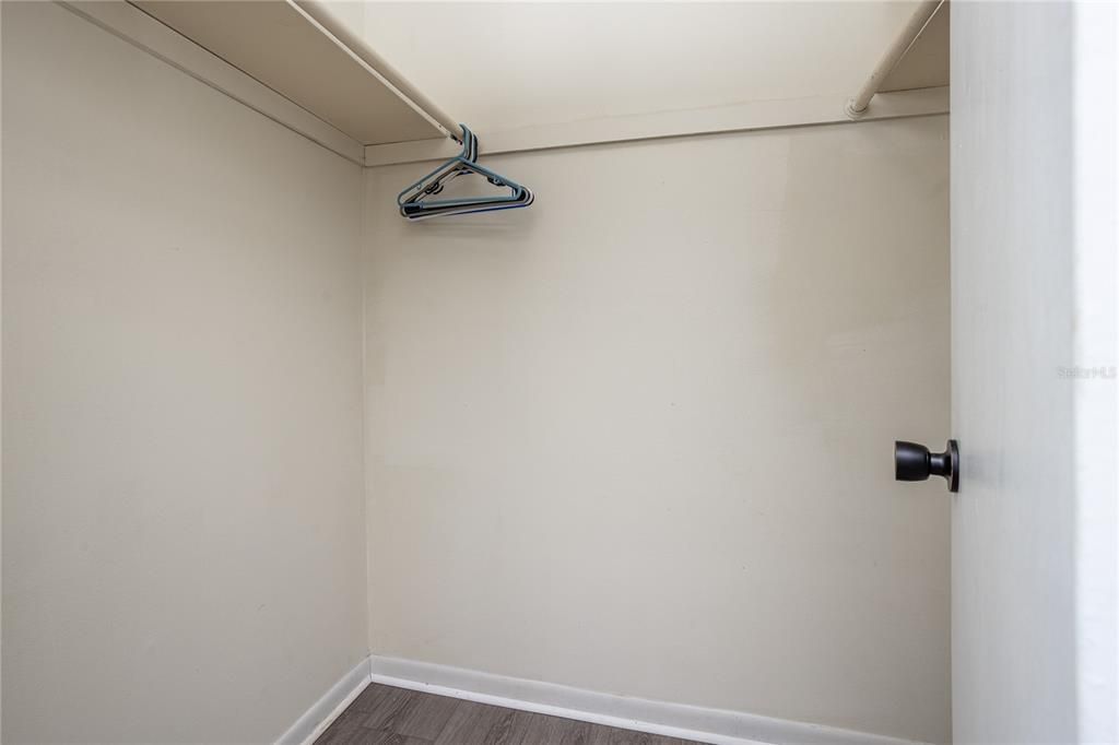 For Sale: $206,000 (3 beds, 1 baths, 1040 Square Feet)