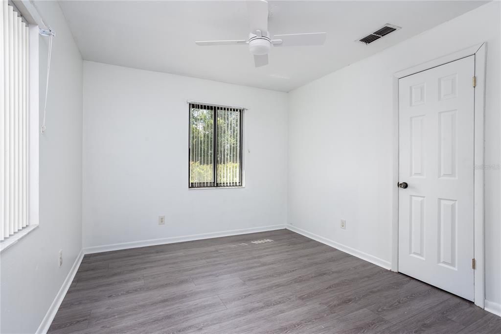 For Sale: $206,000 (3 beds, 1 baths, 1040 Square Feet)