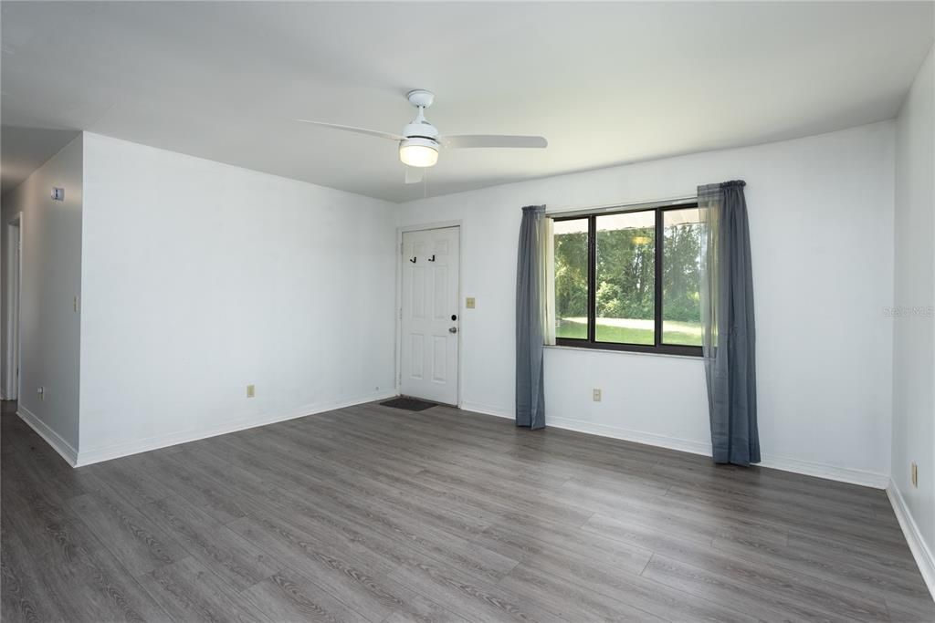 For Sale: $206,000 (3 beds, 1 baths, 1040 Square Feet)