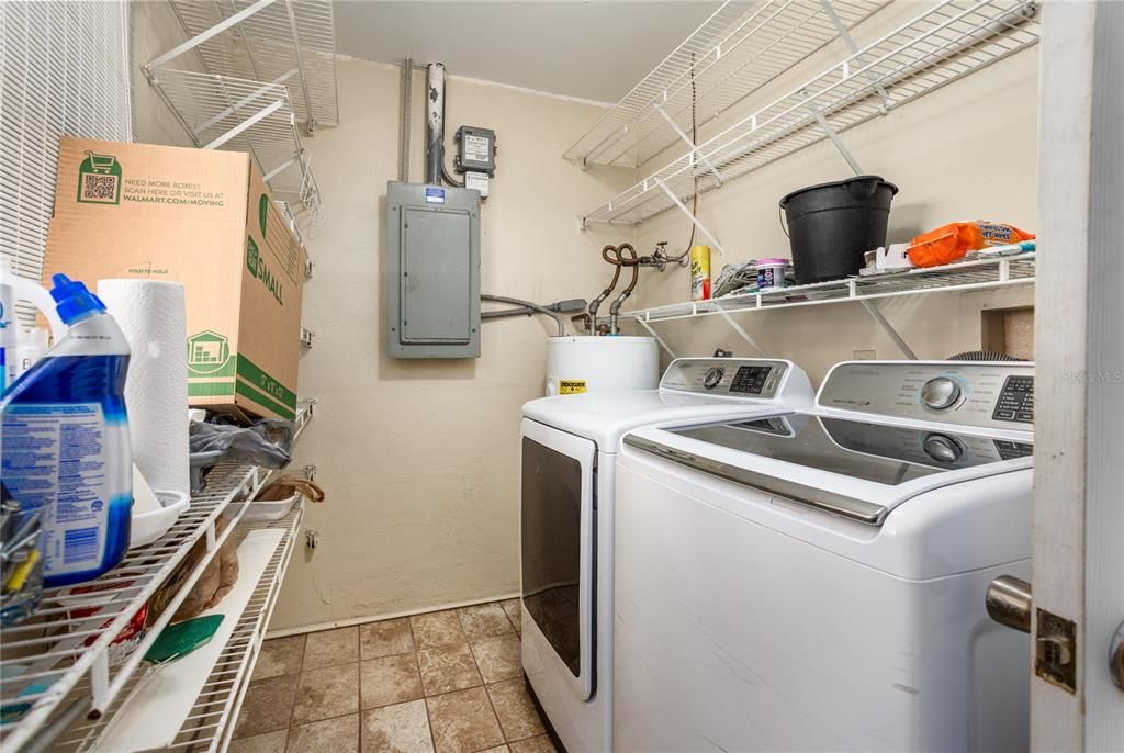 For Sale: $206,000 (3 beds, 1 baths, 1040 Square Feet)