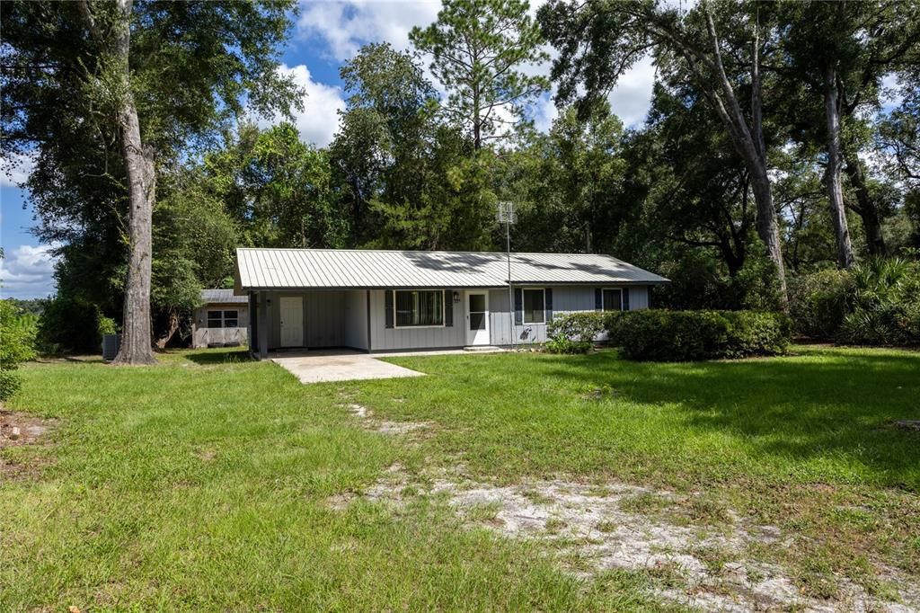 For Sale: $206,000 (3 beds, 1 baths, 1040 Square Feet)