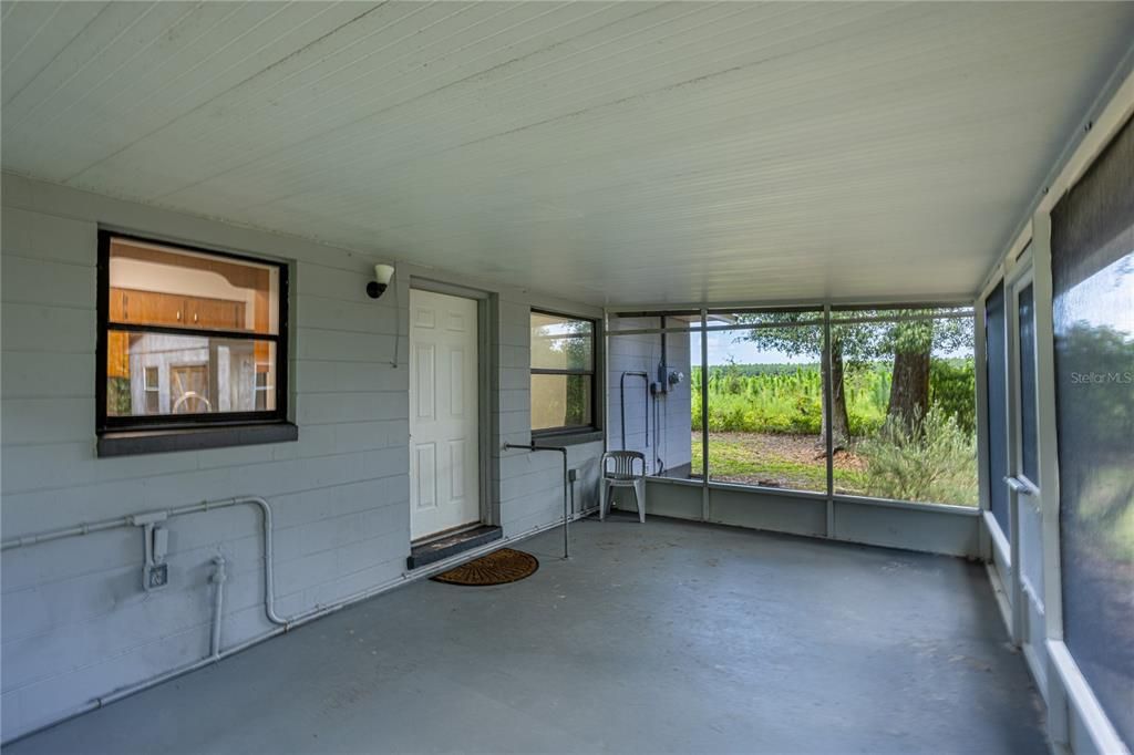 For Sale: $206,000 (3 beds, 1 baths, 1040 Square Feet)