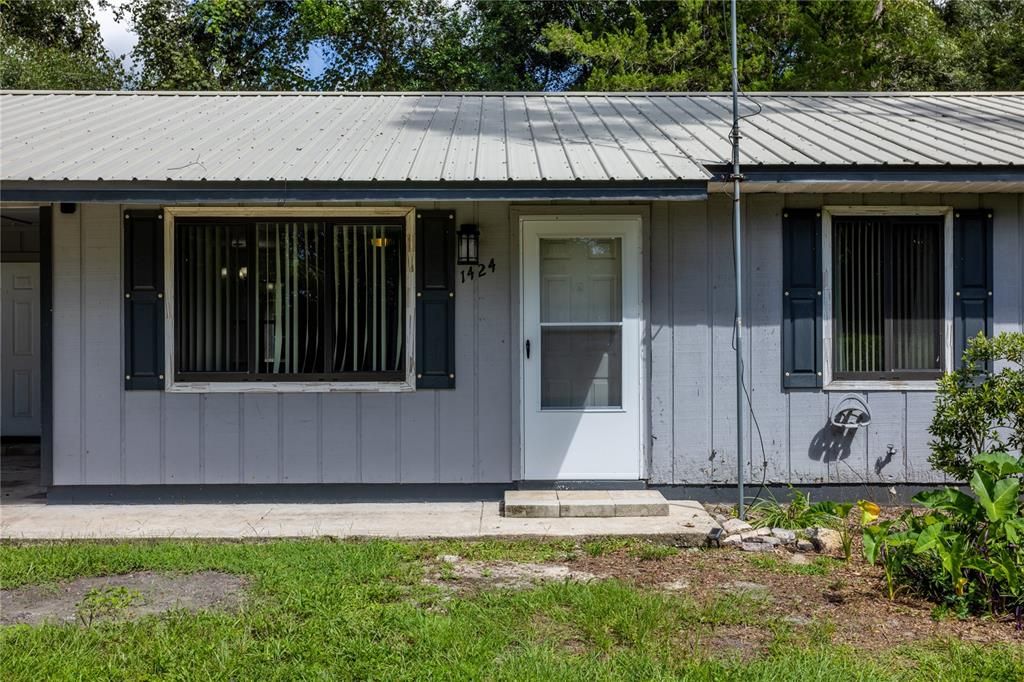 For Sale: $206,000 (3 beds, 1 baths, 1040 Square Feet)