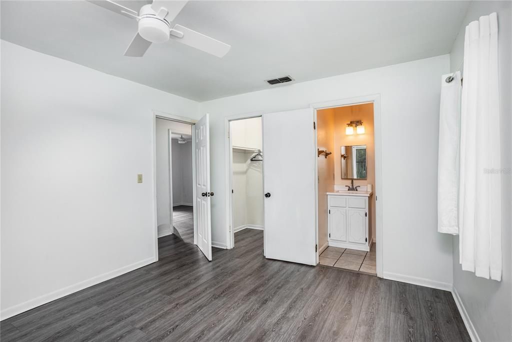 For Sale: $206,000 (3 beds, 1 baths, 1040 Square Feet)