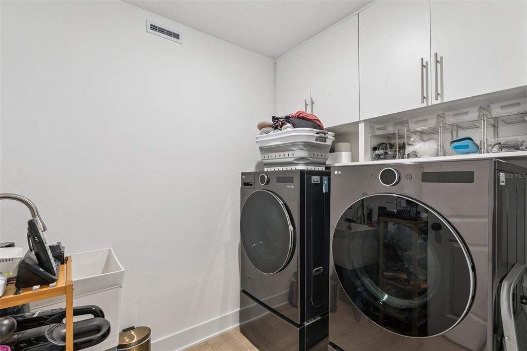 В аренду: $4,000 (3 спален, 3 ванн, 2072 Квадратных фут)