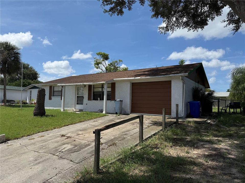 For Sale: $169,900 (2 beds, 1 baths, 775 Square Feet)