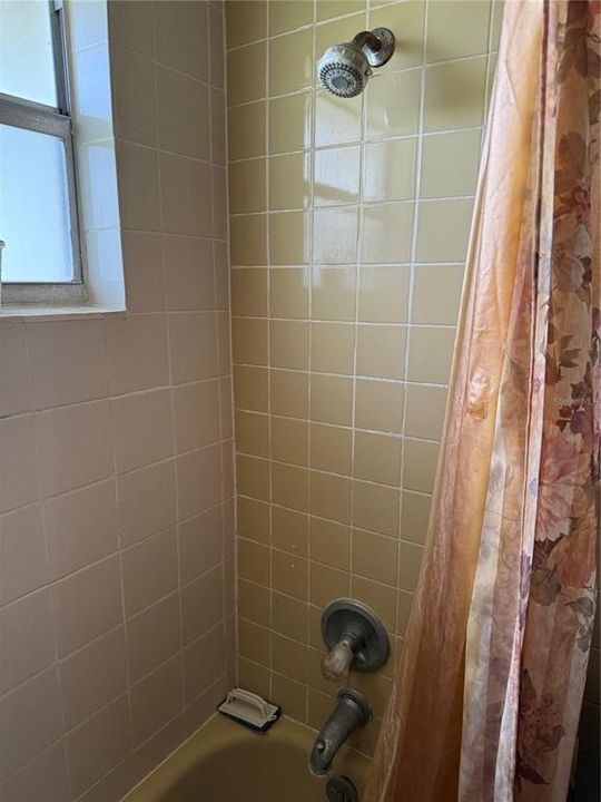 For Sale: $169,900 (2 beds, 1 baths, 775 Square Feet)