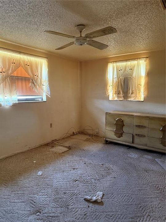 For Sale: $169,900 (2 beds, 1 baths, 775 Square Feet)