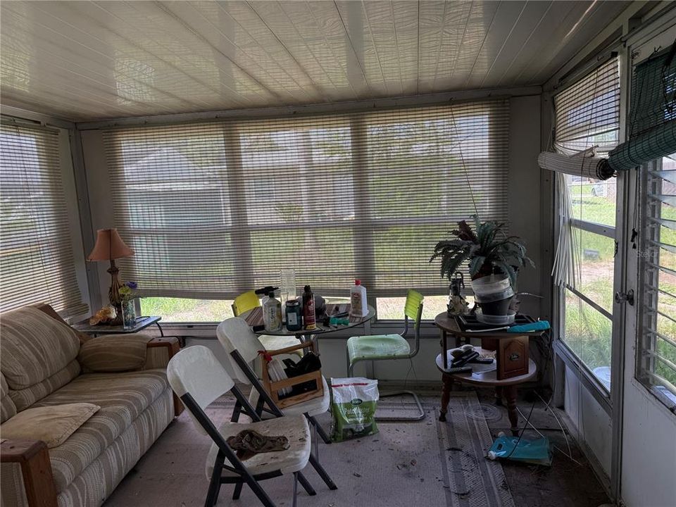 For Sale: $169,900 (2 beds, 1 baths, 775 Square Feet)