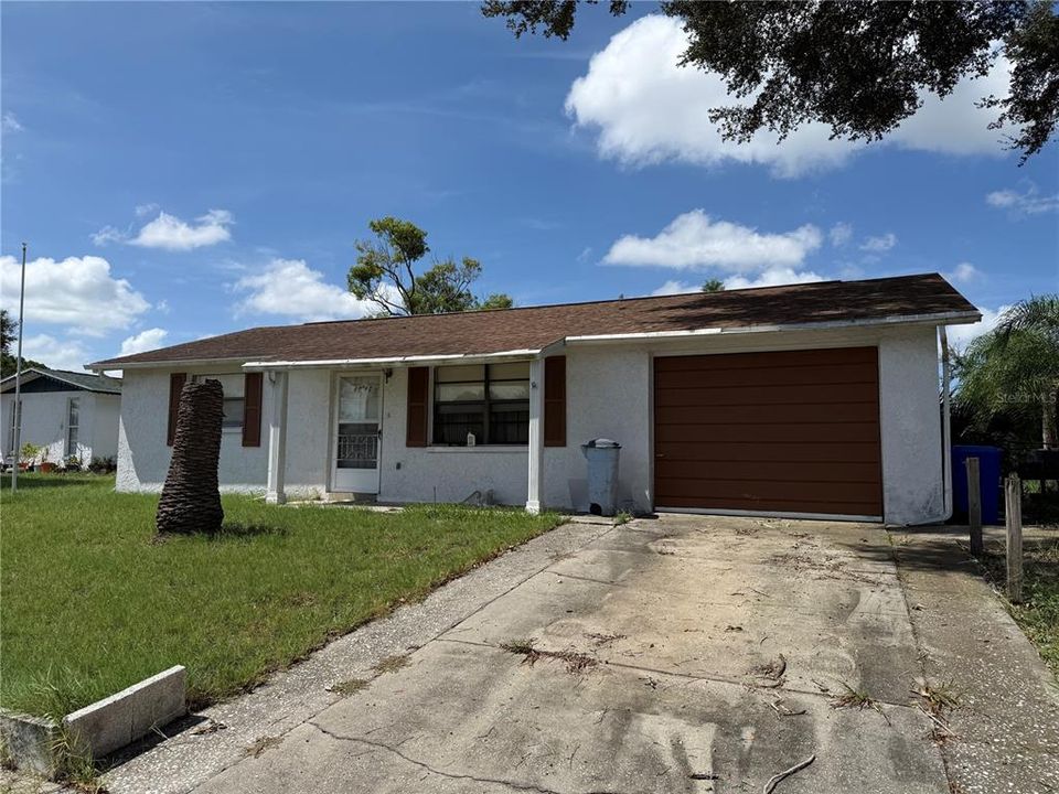 For Sale: $169,900 (2 beds, 1 baths, 775 Square Feet)