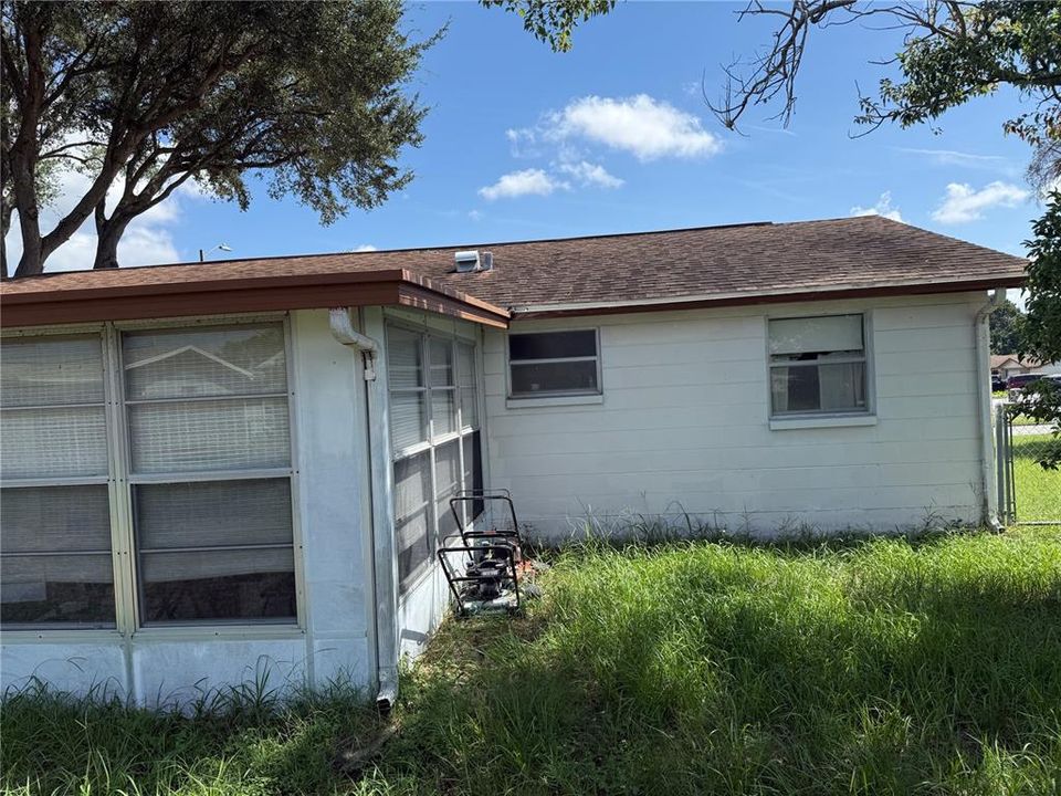 For Sale: $169,900 (2 beds, 1 baths, 775 Square Feet)