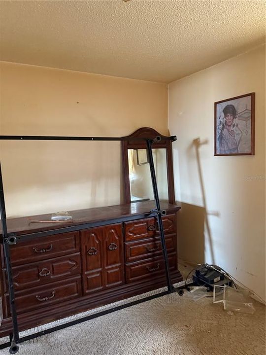 For Sale: $169,900 (2 beds, 1 baths, 775 Square Feet)