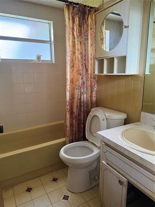 For Sale: $169,900 (2 beds, 1 baths, 775 Square Feet)
