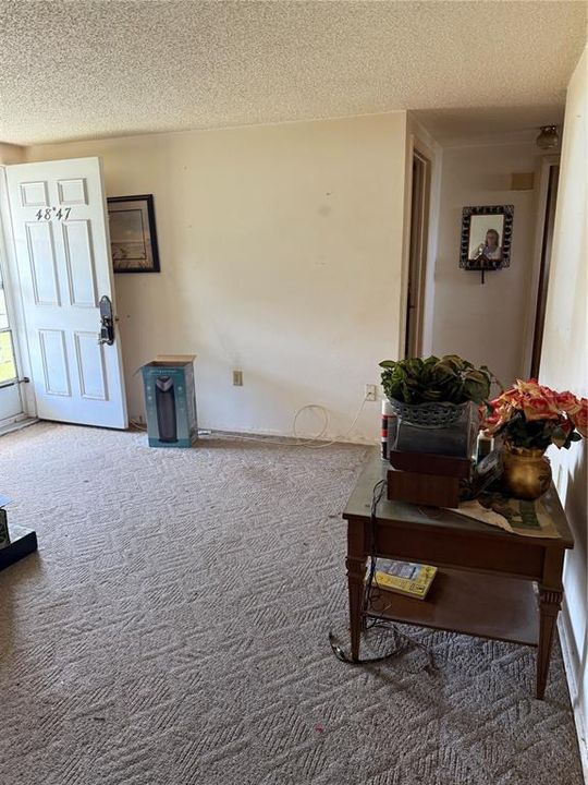 For Sale: $169,900 (2 beds, 1 baths, 775 Square Feet)