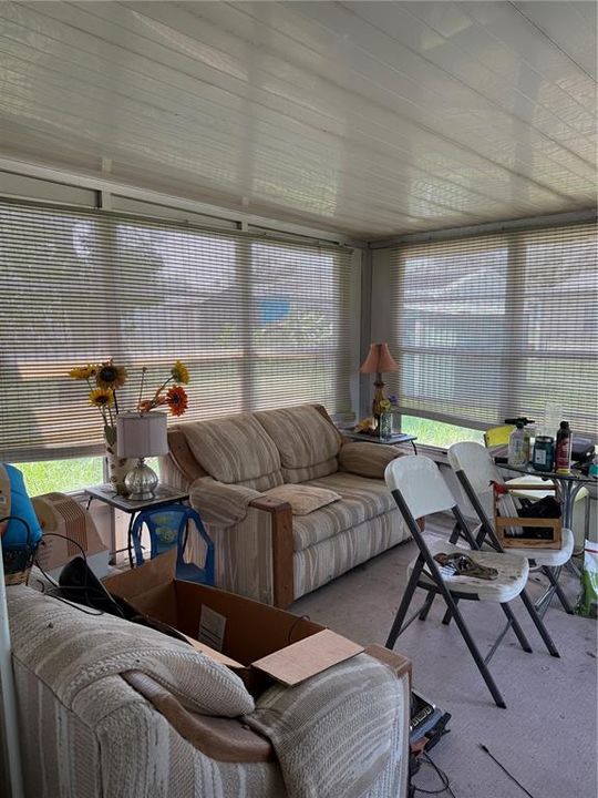 For Sale: $169,900 (2 beds, 1 baths, 775 Square Feet)