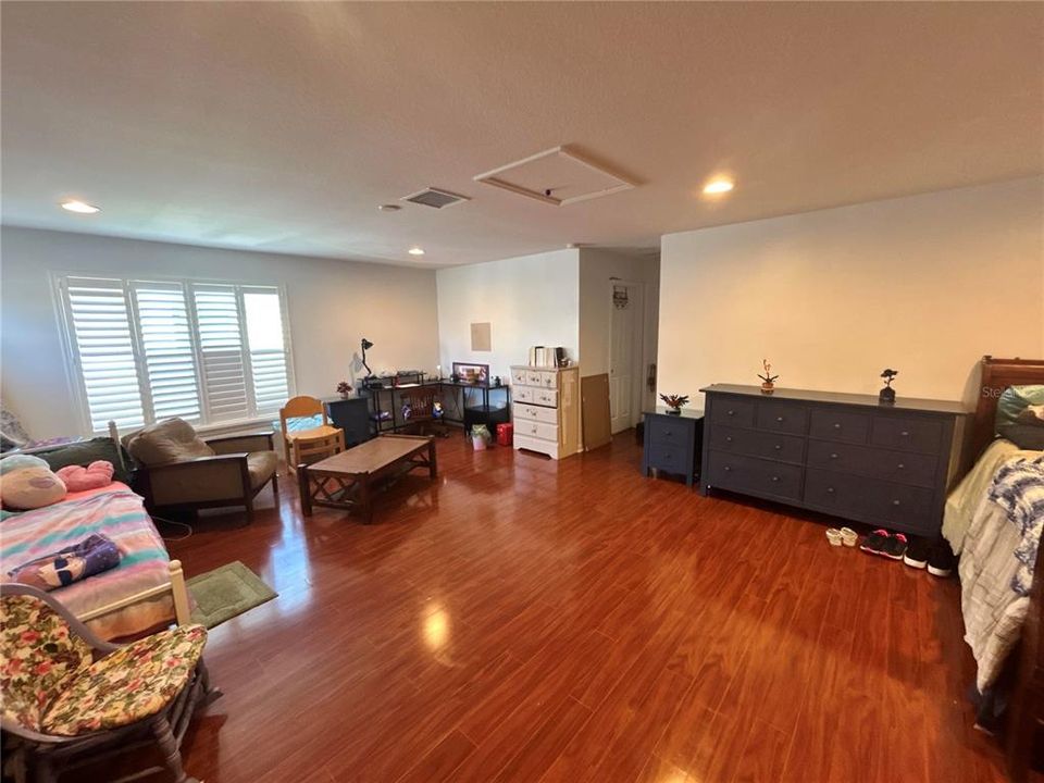 For Sale: $630,000 (6 beds, 4 baths, 3394 Square Feet)