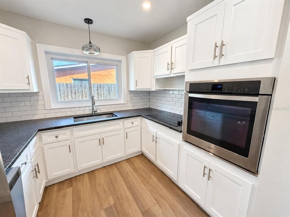 For Sale: $334,900 (3 beds, 1 baths, 1266 Square Feet)