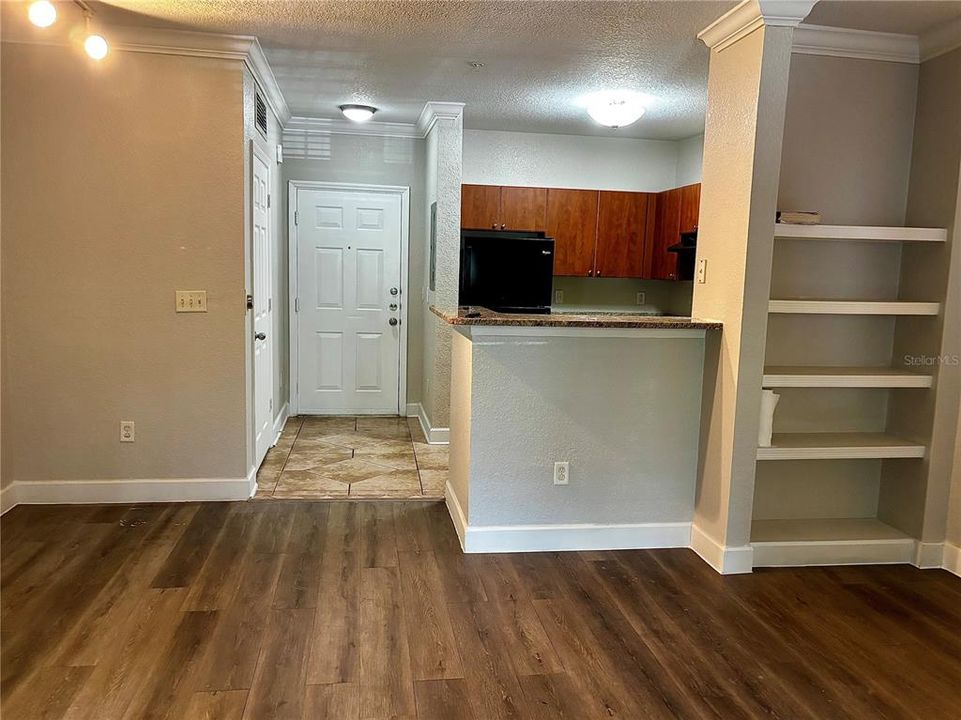 For Rent: $1,480 (1 beds, 1 baths, 685 Square Feet)