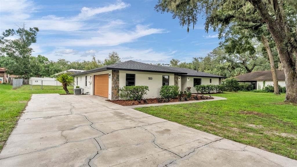 En Venta: $439,000 (4 camas, 2 baños, 2038 Pies cuadrados)