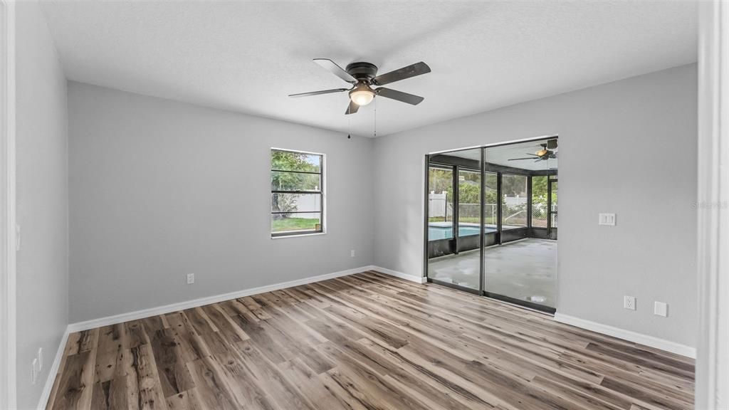 En Venta: $439,000 (4 camas, 2 baños, 2038 Pies cuadrados)