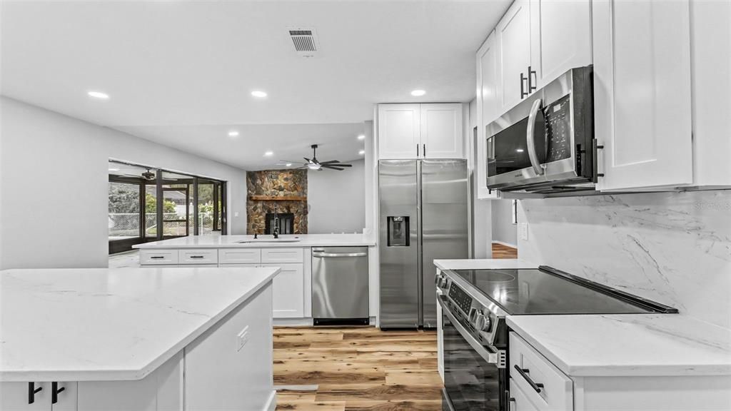 En Venta: $439,000 (4 camas, 2 baños, 2038 Pies cuadrados)
