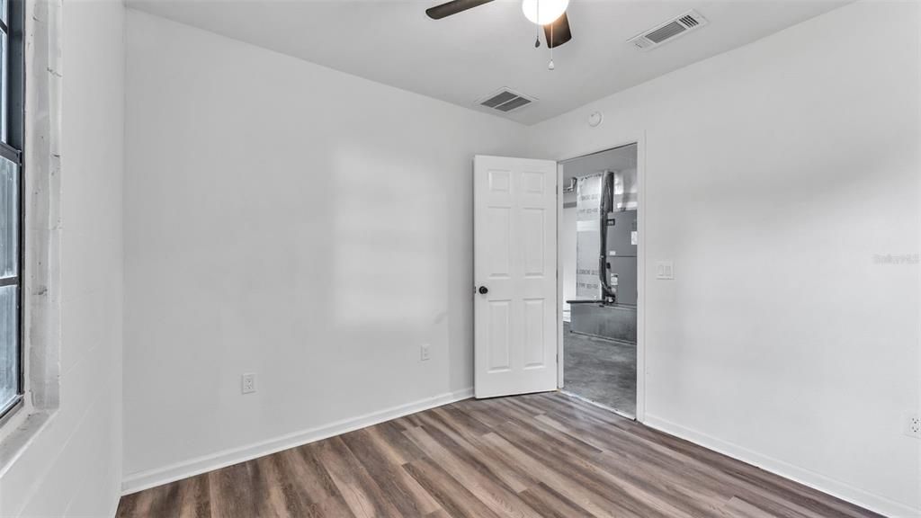 En Venta: $439,000 (4 camas, 2 baños, 2038 Pies cuadrados)