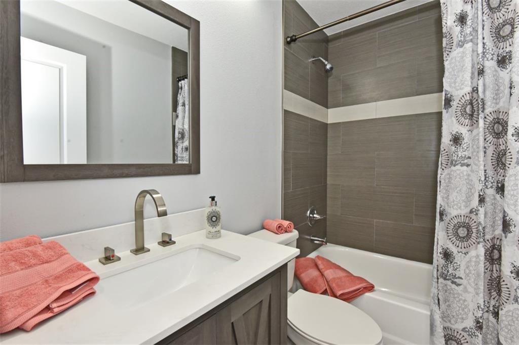 For Sale: $298,000 (3 beds, 2 baths, 1314 Square Feet)