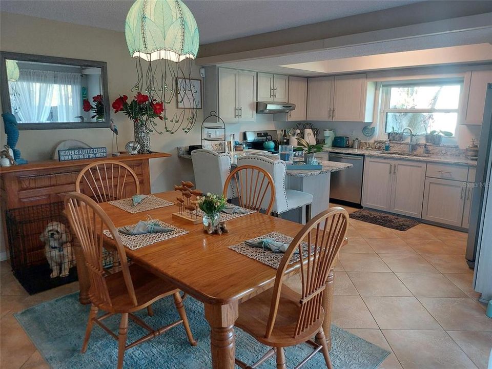 For Sale: $435,000 (2 beds, 2 baths, 1440 Square Feet)