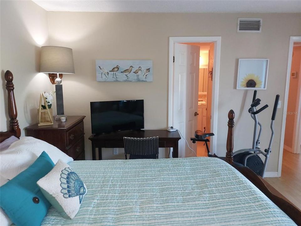For Sale: $435,000 (2 beds, 2 baths, 1440 Square Feet)