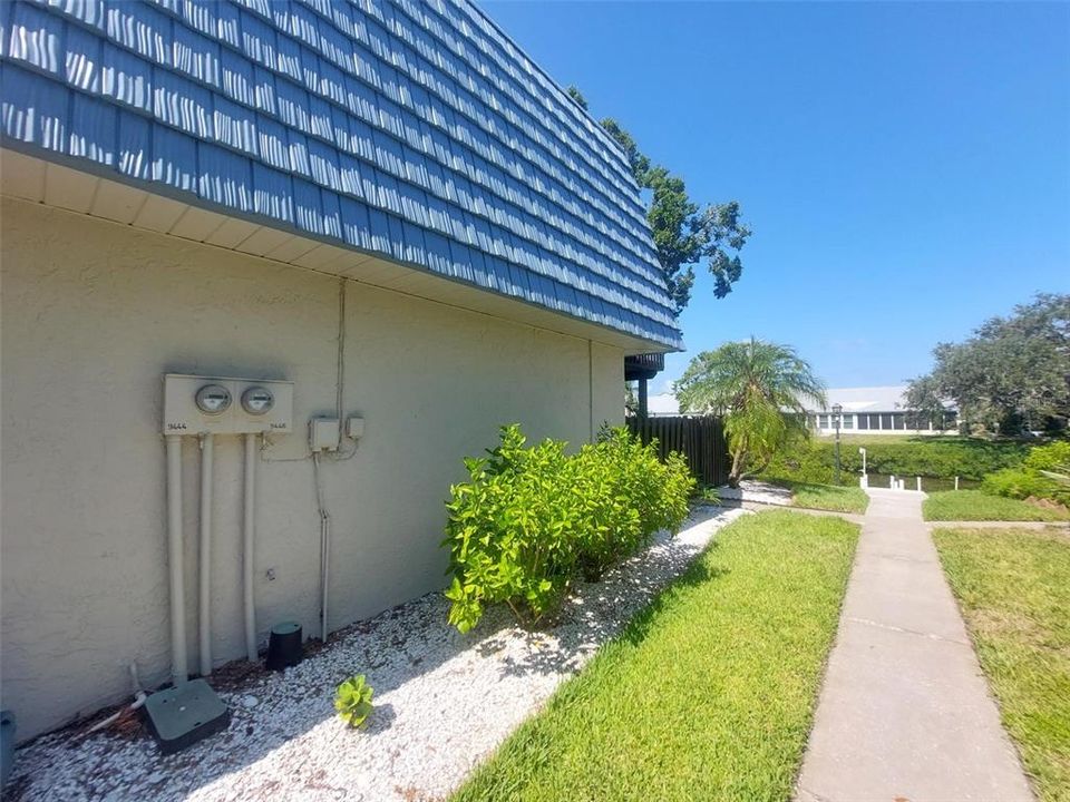 For Sale: $435,000 (2 beds, 2 baths, 1440 Square Feet)