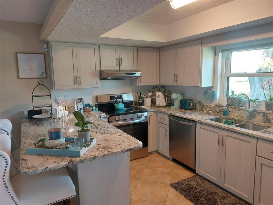 For Sale: $435,000 (2 beds, 2 baths, 1440 Square Feet)