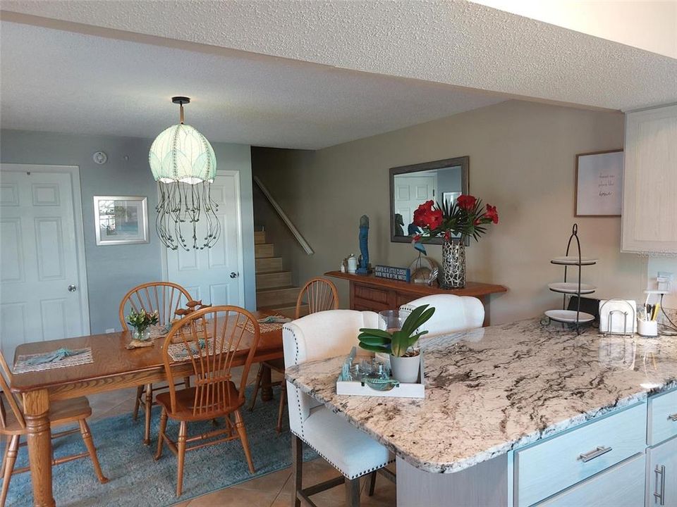 For Sale: $435,000 (2 beds, 2 baths, 1440 Square Feet)