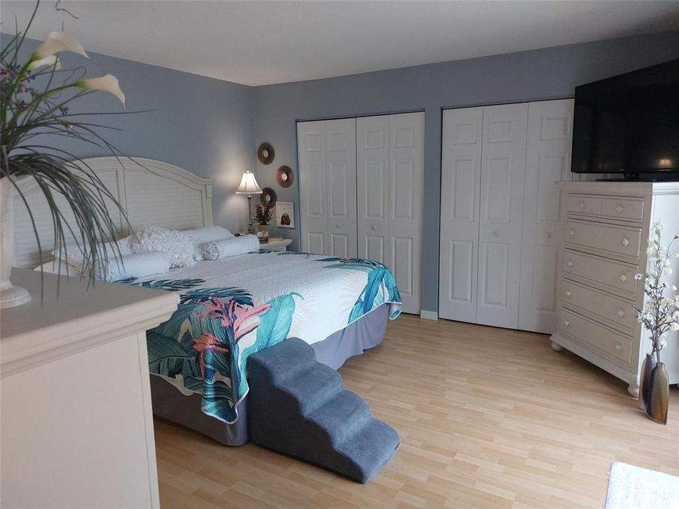 For Sale: $435,000 (2 beds, 2 baths, 1440 Square Feet)
