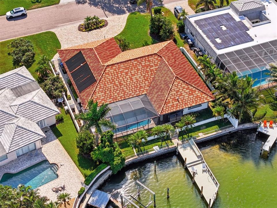 En Venta: $2,400,000 (3 camas, 4 baños, 2800 Pies cuadrados)