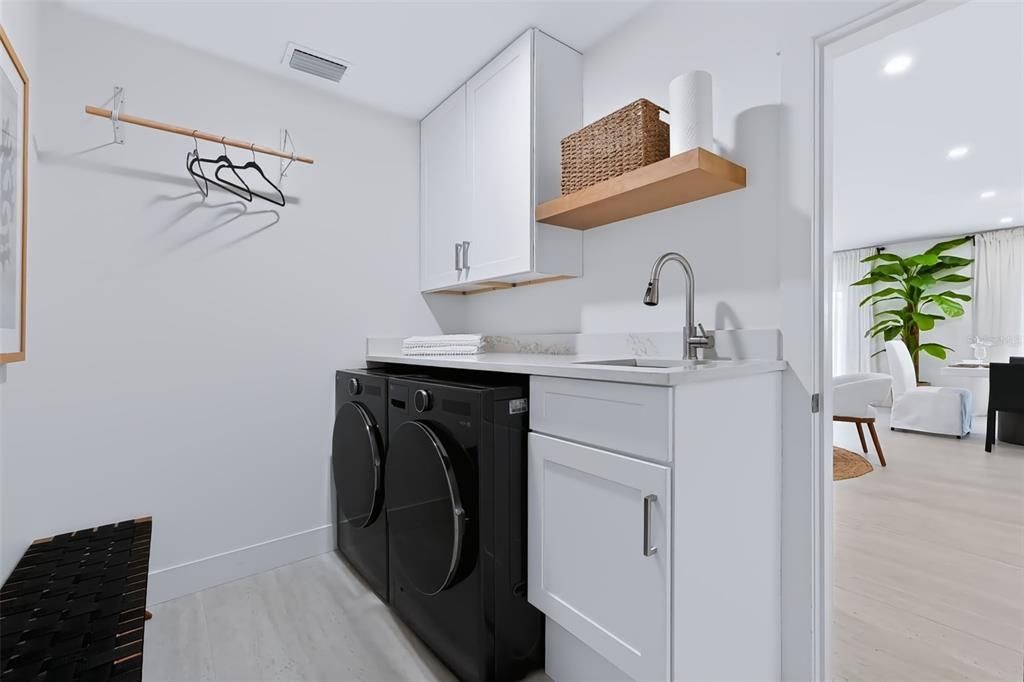 En Venta: $2,400,000 (3 camas, 4 baños, 2800 Pies cuadrados)
