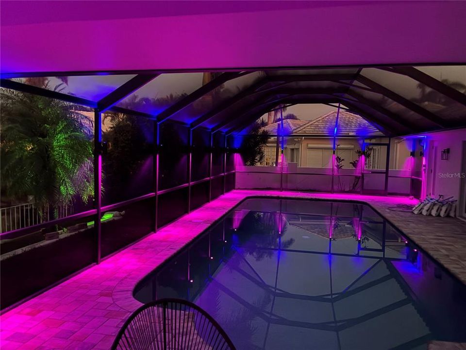 En Venta: $2,400,000 (3 camas, 4 baños, 2800 Pies cuadrados)