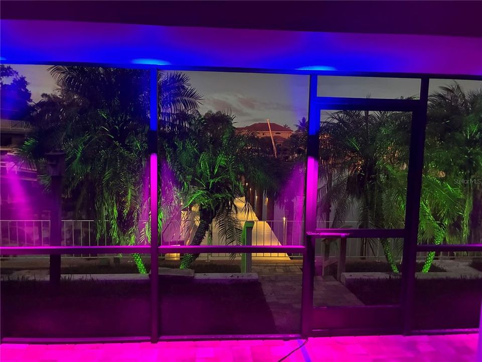 En Venta: $2,400,000 (3 camas, 4 baños, 2800 Pies cuadrados)