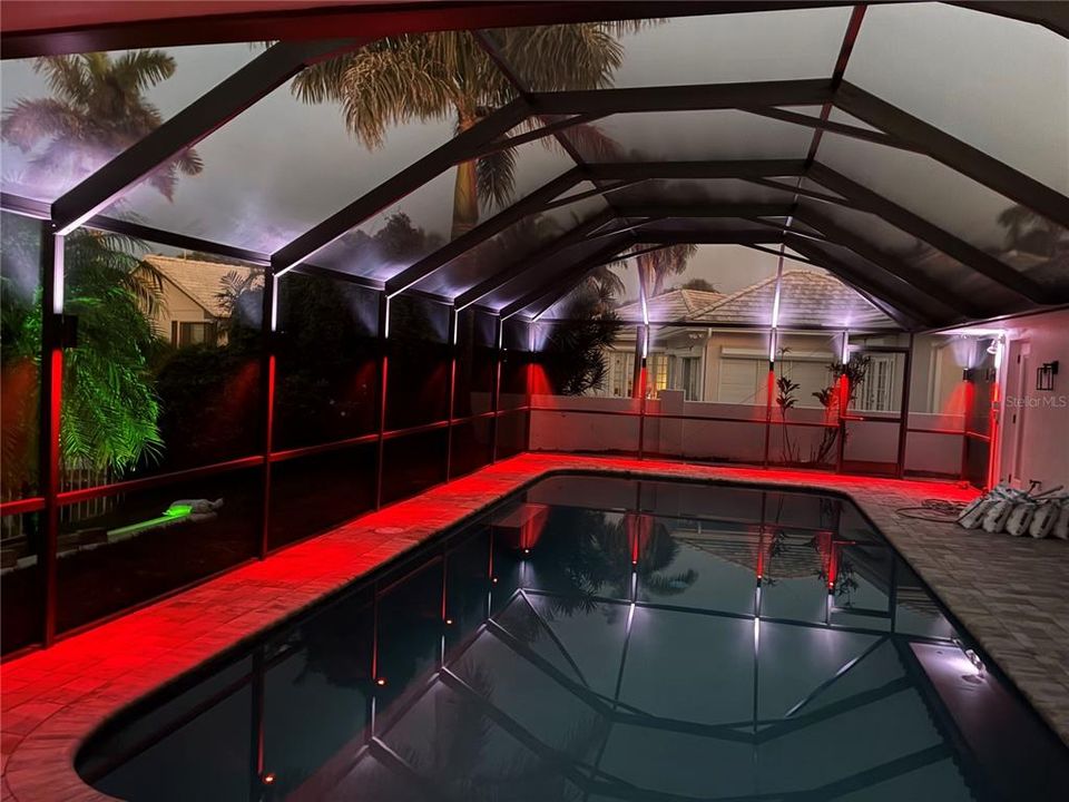 En Venta: $2,400,000 (3 camas, 4 baños, 2800 Pies cuadrados)
