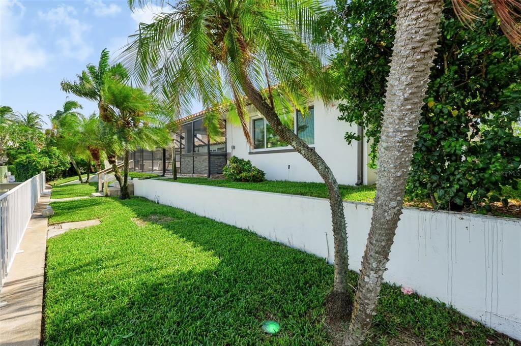 En Venta: $2,400,000 (3 camas, 4 baños, 2800 Pies cuadrados)