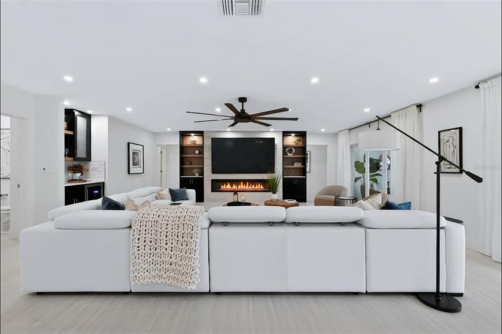 En Venta: $2,400,000 (3 camas, 4 baños, 2800 Pies cuadrados)