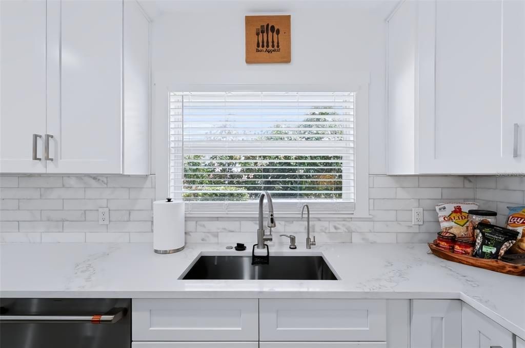 En Venta: $2,400,000 (3 camas, 4 baños, 2800 Pies cuadrados)