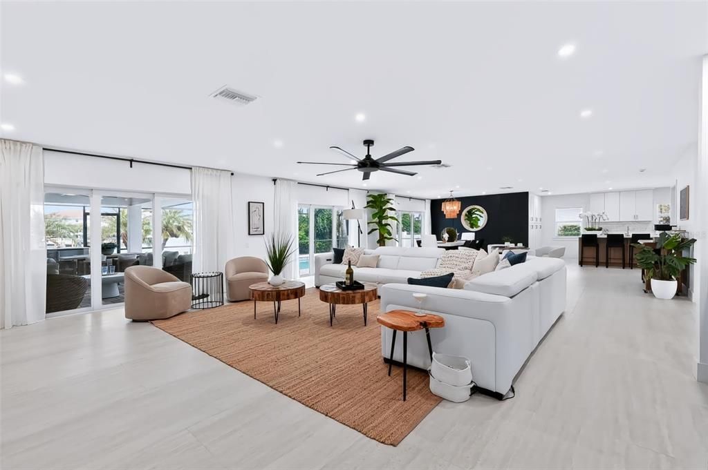 En Venta: $2,400,000 (3 camas, 4 baños, 2800 Pies cuadrados)