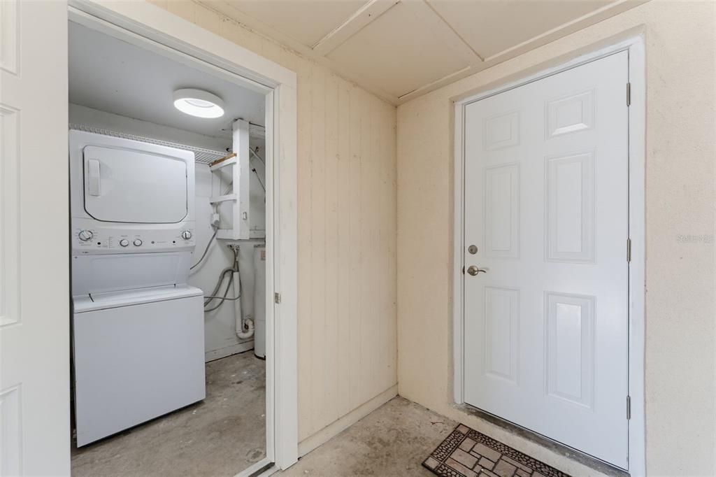 For Rent: $1,800 (1 beds, 1 baths, 725 Square Feet)