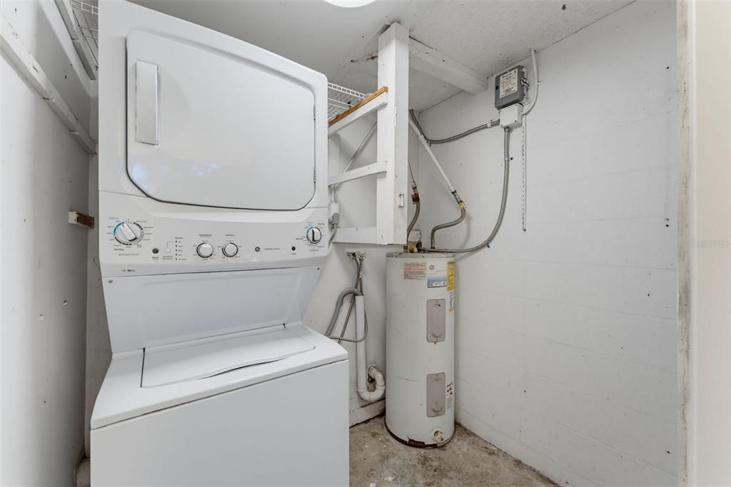 For Rent: $1,800 (1 beds, 1 baths, 725 Square Feet)