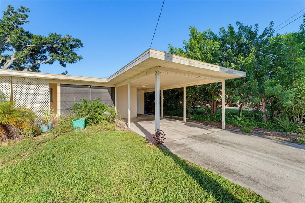 For Rent: $1,800 (1 beds, 1 baths, 725 Square Feet)
